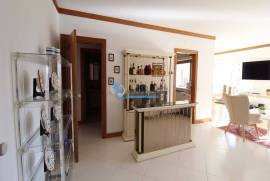 2 bedroom apartment with pool and garage located in the Tivoli Building in Vilamoura