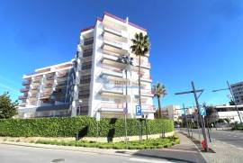 2 bedroom apartment with pool and garage located in the Tivoli Building in Vilamoura