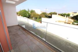 New 3 bedroom townhouse located in an exclusive condominium - Branqueira