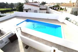 New 3 bedroom townhouse located in an exclusive condominium - Branqueira