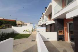 New 2 bedroom townhouse located in an exclusive condominium - Branqueira