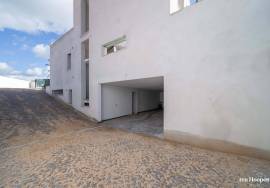 For Sale: Contemporary Villa in Albardeira – Elegance, Comfort, and a Perfect Location