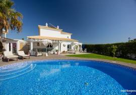 Luxury 5-Bedroom Villa with Sea Views and Prime Location