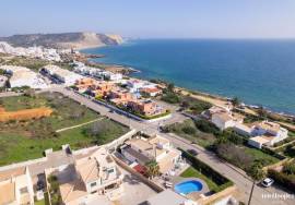 Luxury 5-Bedroom Villa with Sea Views and Prime Location