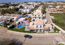 Luxury 5-Bedroom Villa with Sea Views and Prime Location