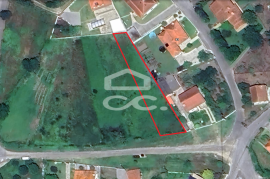 946m plot located in Alvarães