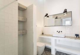 Olhão, beautifully refurbished house with 4 bedrooms and fantastic top terraces.