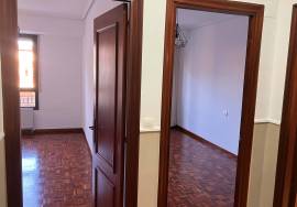 Apartment for rent with 3 bedrooms and 2 bathrooms with garage and elevator