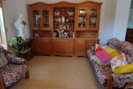 Spacious villa with great amenities and outdoor spaces in Almoradi