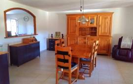 Pleasant Traditional Single Storey Villa With 4 Bedrooms On A 1512 M2 Land With Terraces And Pool.