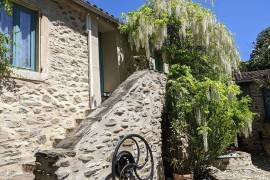 Former 17th Century Stone Watermill Set In 5429m2 Of Greenery, With 200 M2 Of Living Space Plus 3 Independent Guest Rooms.