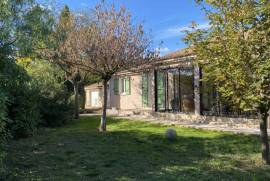 High Quality Villa With 3 Bedrooms, Separate Garage And Workshop On A 902 M2 Plot With Mature Trees.