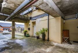 2 bedroom, Maisonette for sale