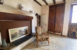 €119200 - Pretty Charentais Cottage with 4 Bedrooms and Garden 10 Minutes from Sauze Vaussais