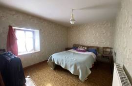 €119200 - Pretty Charentais Cottage with 4 Bedrooms and Garden 10 Minutes from Sauze Vaussais