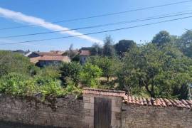 €175530 - Town House with Garden and Garage + Building with 2 Rented Studios