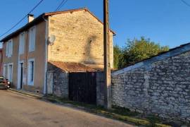 €175530 - Town House with Garden and Garage + Building with 2 Rented Studios