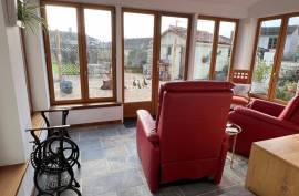 €201595 - Beautiful 3-Bedroom Town House with Garage and Garden