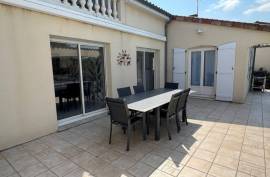 €299950 - Sublime And Luxurious 3 Bedroom House with Swimming Pool For Sale In Civray