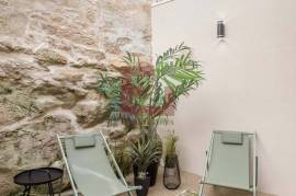 NEW 2 BEDROOM DUPLEX VILLA WITH INTERIOR GARDEN AND TERRACE TO THE CAMPANHÃ METRO