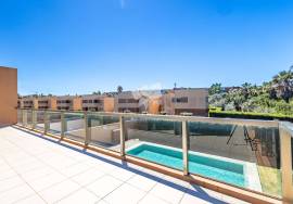 Modern 4 bedroom villas with pool and parking - near Albufeira.