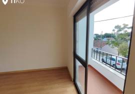 3-room apartment in Pegões on Rua Catorze de Dezembro with terrace and balcony