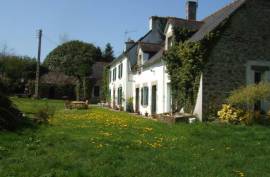 Luxury 13 bed Farmhouse Cottage and Converted barn For Sale in Leuhan Finistere Brittany