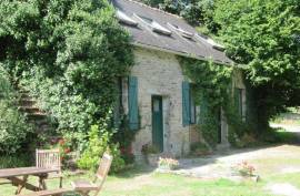 Luxury 13 bed Farmhouse Cottage and Converted barn For Sale in Leuhan Finistere Brittany