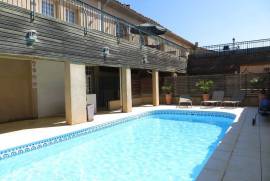 Beautiful High Quality Apartment In A 18th Century Winecave With Heated Pool And Restaurant/bar, In A Peaceful Setting.