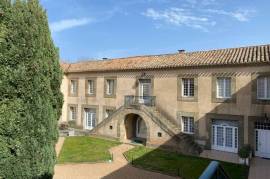 Beautiful High Quality Apartment In A 18th Century Winecave With Heated Pool And Restaurant/bar, In A Peaceful Setting.