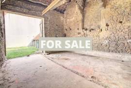 Barn to Renovate and Develop