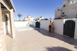 THREE BEDROOM VILLA WITH PRIVATE POOL AND SOLARIUM