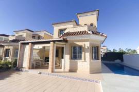 THREE BEDROOM VILLA WITH PRIVATE POOL AND SOLARIUM