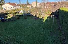 €265950 - Beautiful 7 Bedroom House near Mansle