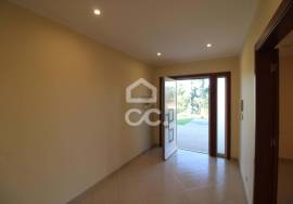 4 bedroom villa with surrounding land, garage for large with views of the city