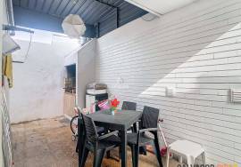 Renovated 2 bedroom villa on the ground floor with outdoor space