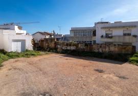 2 Contiguous urban plots of land with 641 m2 located in the historic center of Moncarapacho