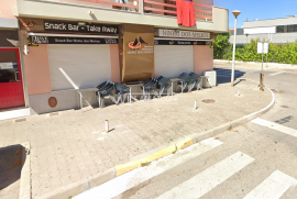 Stall store for commerce with 99m2, located in Vila Real de Sto. António