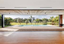 Contemporary 4-bedroom golf front villa, Vilamoura