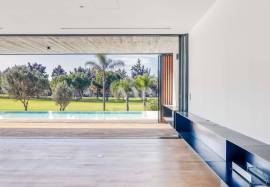 Contemporary 4-bedroom golf front villa, Vilamoura