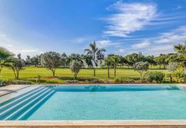 Contemporary 4-bedroom golf front villa, Vilamoura