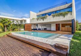 Contemporary 4-bedroom golf front villa, Vilamoura