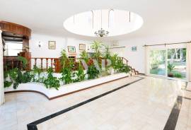 Moorish Style Villa with 6 Bedrooms, Fonte Santa - Quarteira