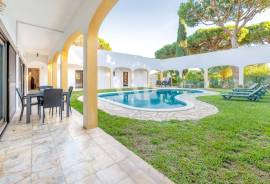 Moorish Style Villa with 6 Bedrooms, Fonte Santa - Quarteira