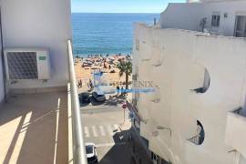 2 bedroom apartment with garage located in Quarteira, just a few meters from the beach