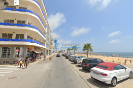 2 bedroom apartment with garage located in Quarteira, just a few meters from the beach