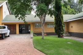 Stunning 4 Bed Farmhouse For Sale In Shere Pretoria South