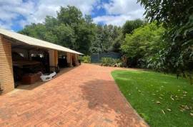 Stunning 4 Bed Farmhouse For Sale In Shere Pretoria South