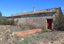 Farm with house to recover in São Marcos da Serra