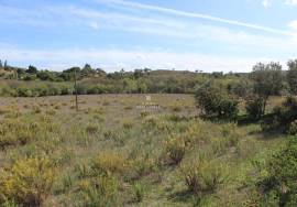 Farm with house to recover in São Marcos da Serra